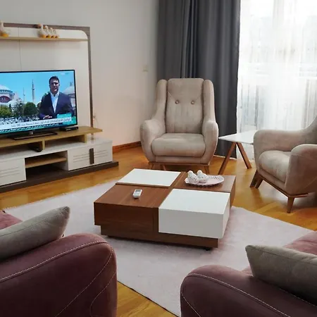 Zenofon Apartment *