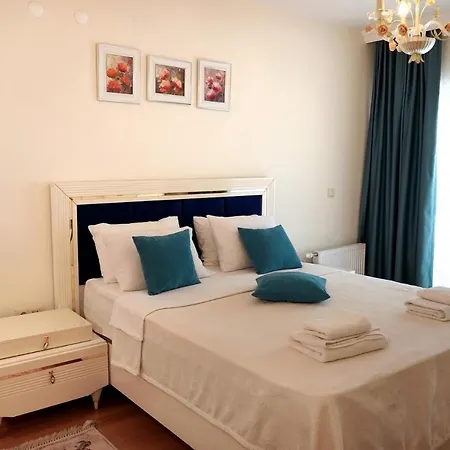 Zenofon Apartment