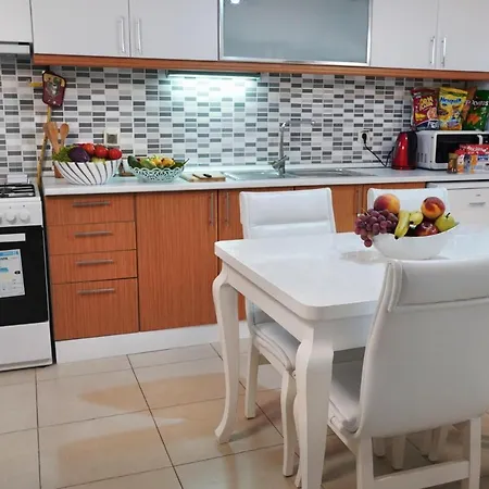 Zenofon Apartment